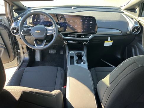 New 2026 Chevrolet Equinox EV LT image 21