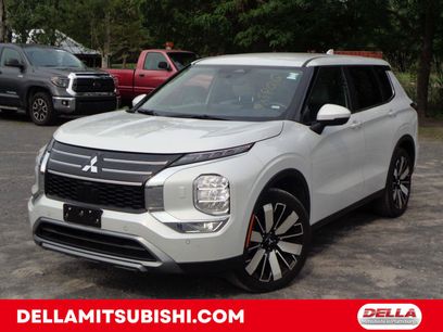 Used 2025 Mitsubishi Outlander SE