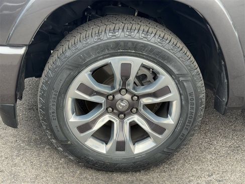 Used 2022 RAM 1500 Limited w/ Body Color Bumper Group image 10