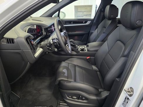 New 2025 Porsche Cayenne S image 14