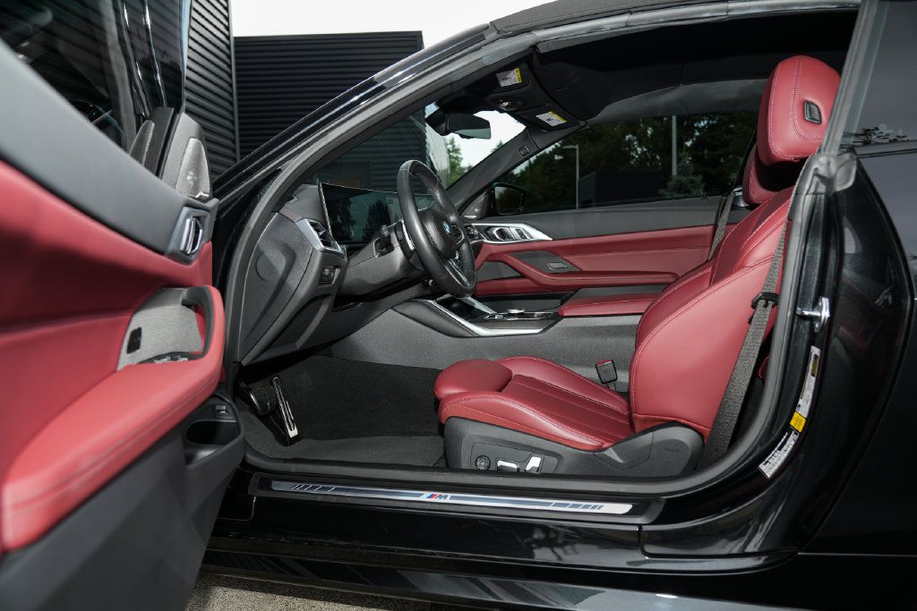 Used 2024 BMW M440i Convertible RWD image 21