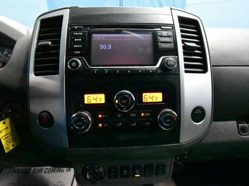 Used 2017 Nissan Frontier SV w/ SV Value Truck Package AWD/4WD image 18