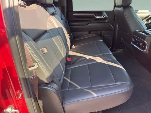 Used 2024 GMC Sierra 2500 SLT w/ SLT Premium Package image 35