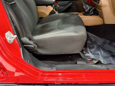 Used 2016 Jeep Wrangler Unlimited Sahara w/ Connectivity Group image 22