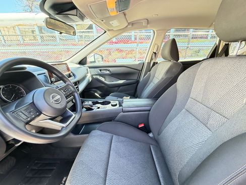 Used 2024 Nissan Rogue SV AWD/4WD image 27