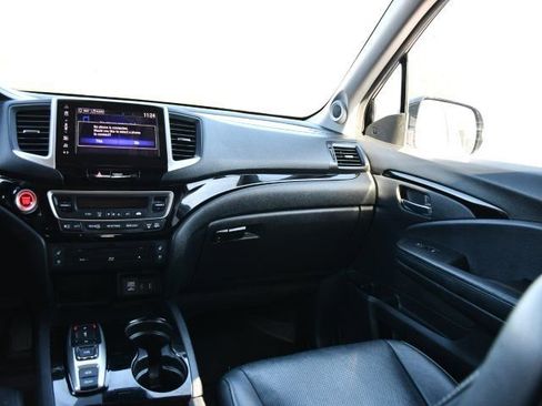 Used 2018 Honda Pilot Elite image 20