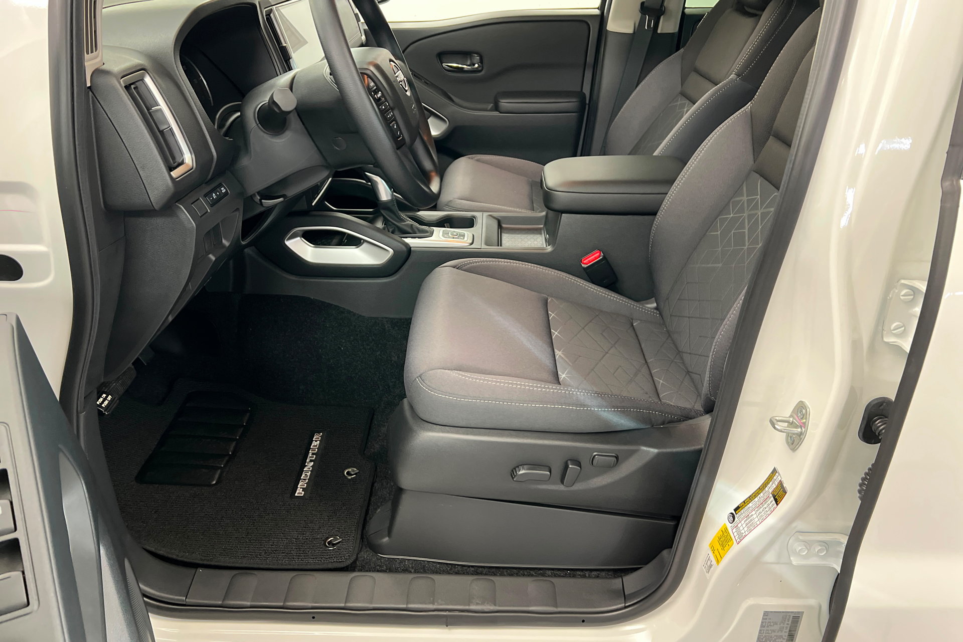 New 2026 Nissan Frontier SV w/ Tow Package AWD/4WD image 17