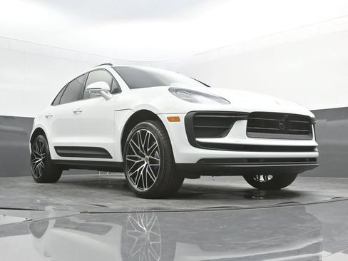 New 2026 Porsche Macan AWD/4WD image 41