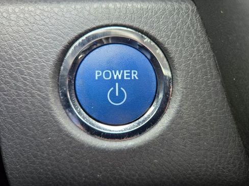 Used 2021 Toyota Camry SE image 30