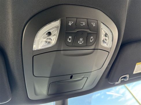 New 2026 Chrysler Pacifica Select image 17