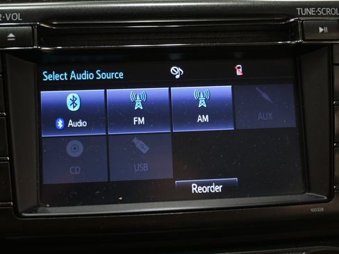 Used 2015 Toyota RAV4 LE AWD/4WD image 7