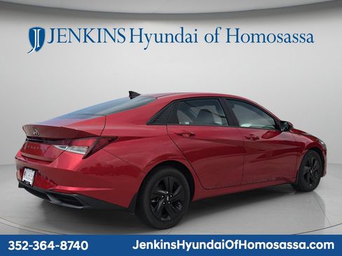 Used 2021 Hyundai Elantra SEL w/ Convenience Package FWD image 4