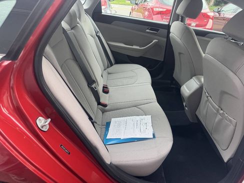Used 2018 Hyundai Sonata SE FWD image 18