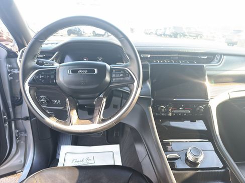 Used 2024 Jeep Grand Cherokee L Limited image 14