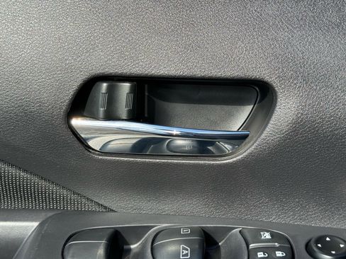 Used 2024 Nissan Kicks SV image 21