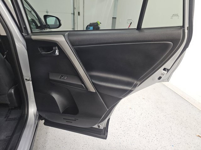 Used 2016 Toyota RAV4 XLE w/ Convenience Package AWD/4WD image 33