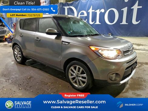 Used 2018 Kia Soul + image 5