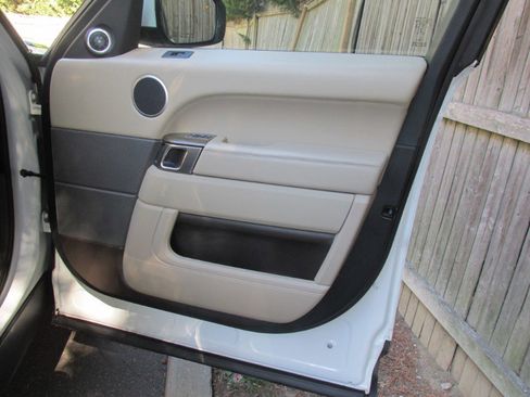 Used 2016 Land Rover Range Rover Sport HSE image 71
