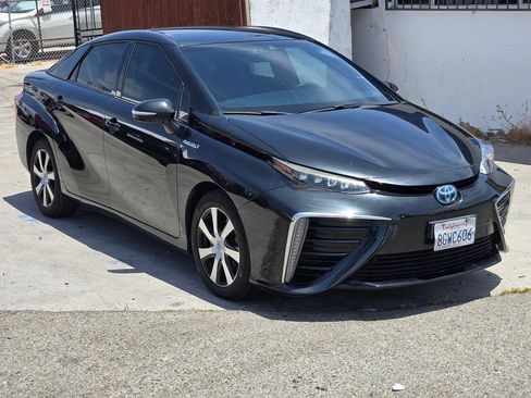 Used 2018 Toyota Mirai FWD image 8