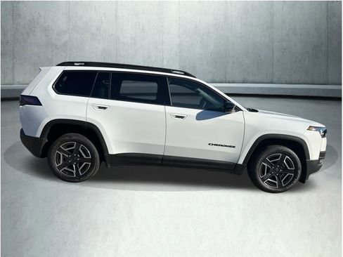 New 2026 Jeep Cherokee Limited image 3