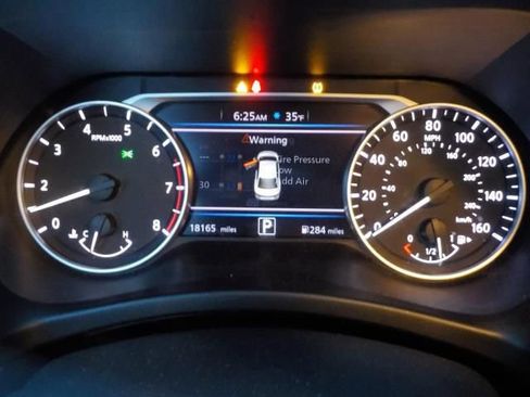 Used 2025 Nissan Sentra SV image 10