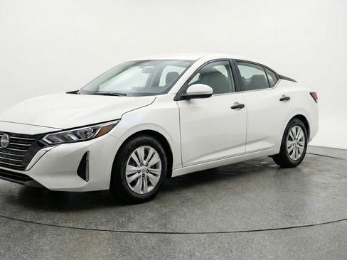 Used 2025 Nissan Sentra S FWD image 3
