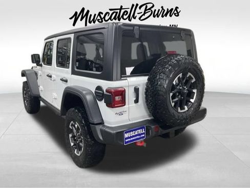 Used 2025 Jeep Wrangler Unlimited Rubicon AWD/4WD image 3