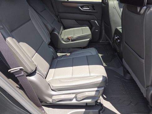 New 2026 GMC Yukon Denali w/ Denali Reserve Package AWD/4WD image 26