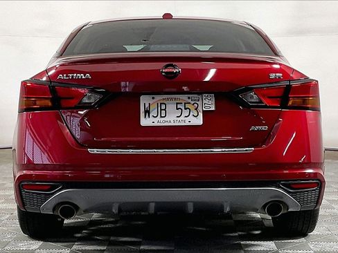 Used 2021 Nissan Altima 2.5 SR w/ SR Premium Package image 3