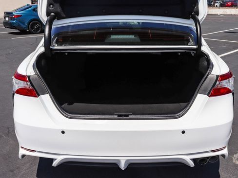 Used 2020 Toyota Camry SE FWD image 32
