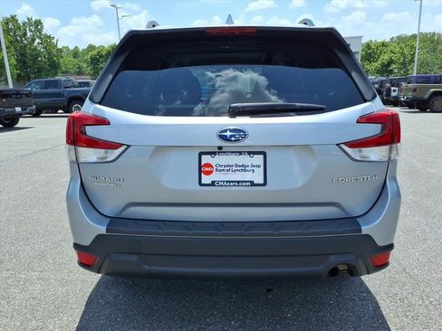 Used 2023 Subaru Forester Premium AWD/4WD image 5