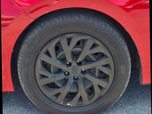 Used 2017 Toyota Corolla LE FWD image 15
