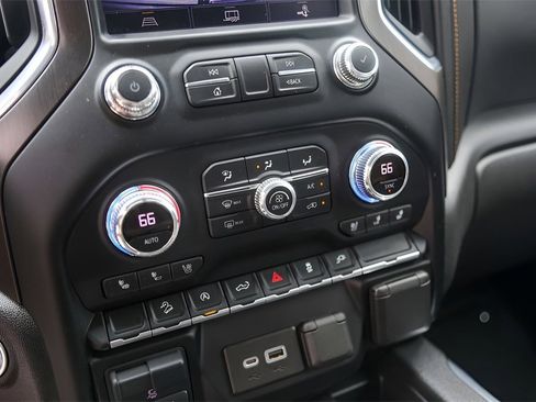 Used 2021 GMC Sierra 1500 AT4 w/ AT4 Preferred Package image 19