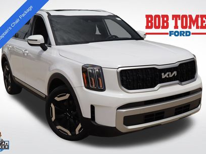 Used 2024 Kia Telluride EX w/ EX Captain's Chair Package
