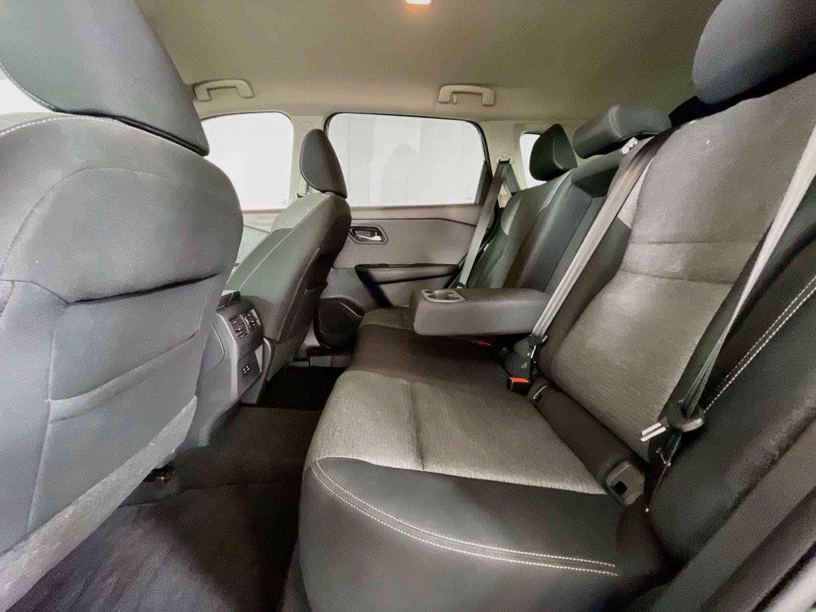 Used 2021 Nissan Rogue SV AWD/4WD image 26