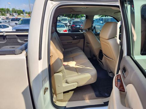 Used 2009 GMC Sierra 1500 SLT w/ White Diamond Edition RWD image 23