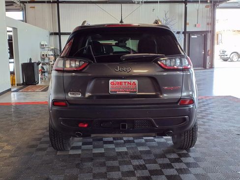 Used 2019 Jeep Cherokee Trailhawk AWD/4WD image 5