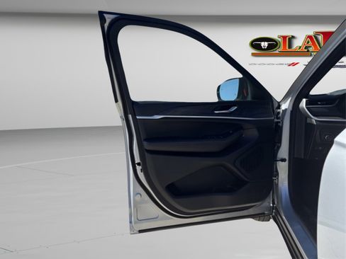 New 2025 Jeep Grand Cherokee L Limited image 24