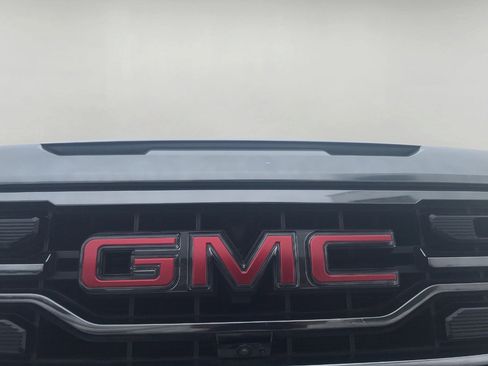 Used 2024 GMC Sierra 1500 AT4 w/ AT4 Premium Package AWD/4WD image 23