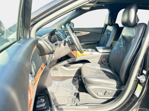 Used 2016 Lincoln MKX Reserve w/ Driver Assistance Package AWD/4WD image 11
