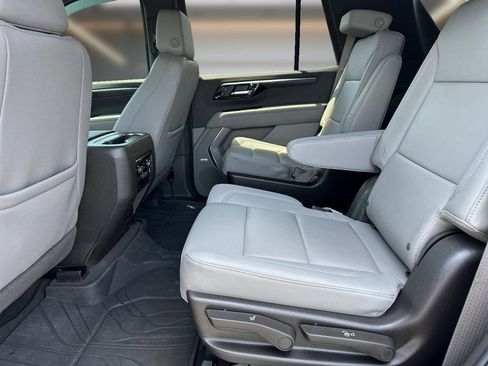 Used 2026 Chevrolet Tahoe LT w/ Comfort Package AWD/4WD image 17