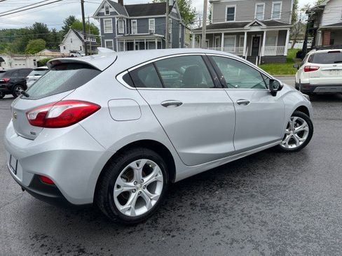 Used 2018 Chevrolet Cruze Premier FWD image 10