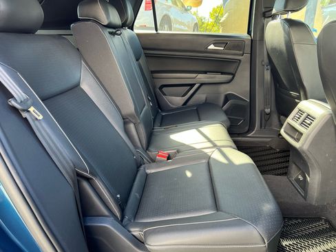 Used 2020 Volkswagen Atlas Cross Sport SE w/ Panoramic Sunroof Package image 14