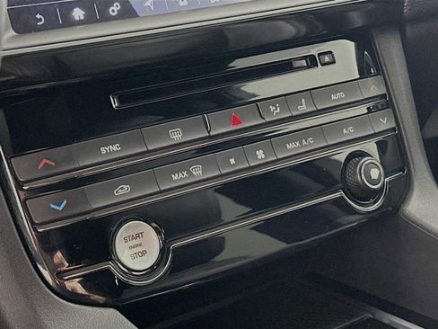 Used 2018 Jaguar F-PACE Prestige AWD/4WD image 21