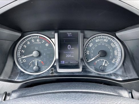 Used 2020 Toyota Tacoma TRD Off-Road w/ Technology Package image 21