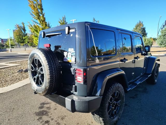 Used 2018 Jeep Wrangler Unlimited Sahara AWD/4WD image 3