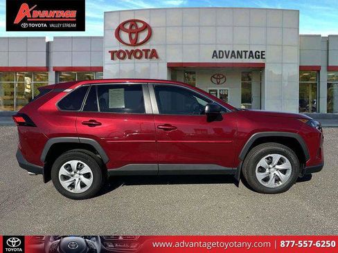 Certified 2022 Toyota RAV4 LE image 5