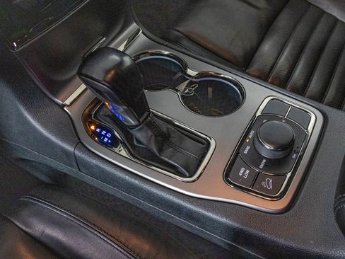 Used 2020 Jeep Grand Cherokee Limited X image 28