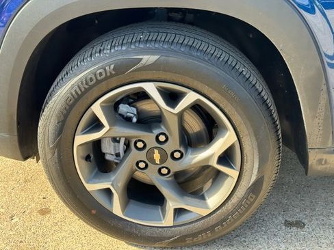 Used 2024 Chevrolet Trax LT w/ Driver Confidence Package image 22