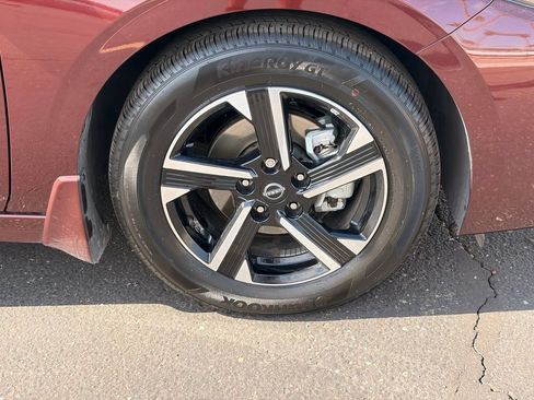 Certified 2025 Nissan Sentra SV w/ Trunk Package FWD image 9